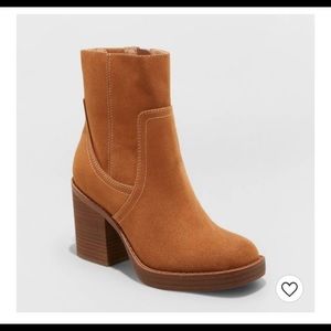 Universal Thread Boots